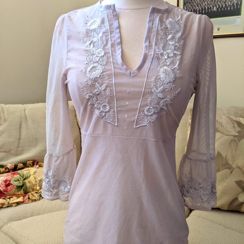 White sheer mesh embroidered fitted top